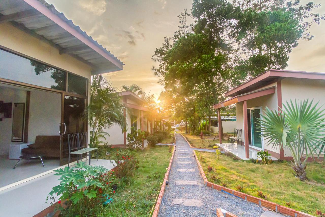 The Travelers Friend Hotel Ban Ai Dao Exterior photo